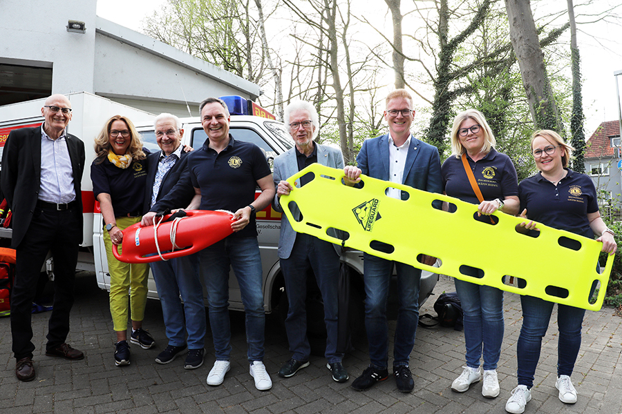 Spendenübergabe an die DLRG-Ortsgruppe Delmenhorst
